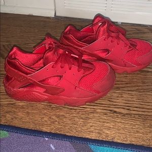 13c Nike huaraches red